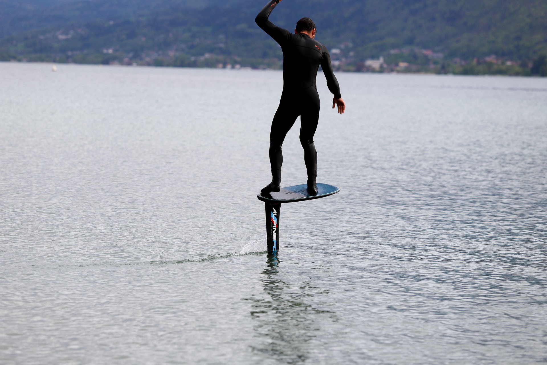 Test pumpfoil alpinefoil annecy avril 2025 19