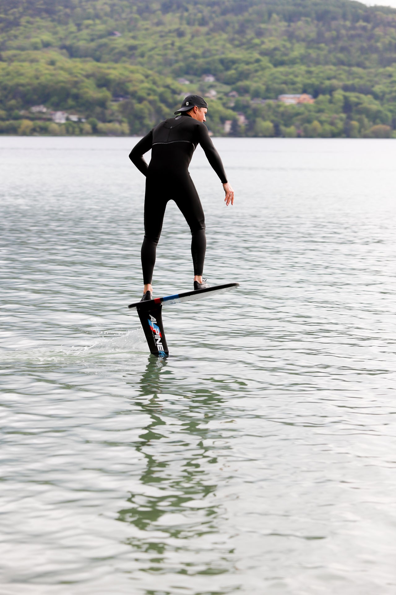 Test pumpfoil alpinefoil annecy avril 2025 34