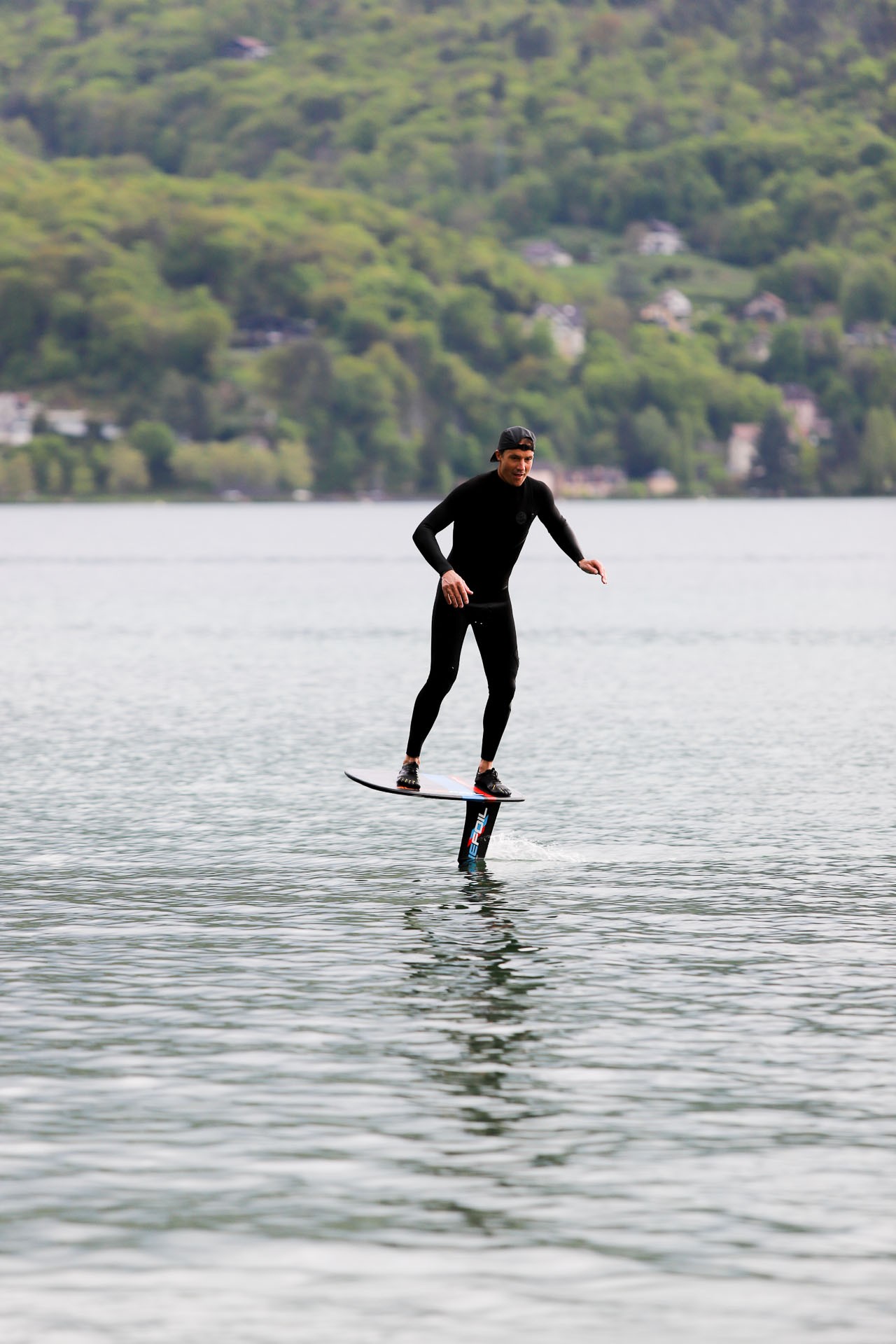 Test pumpfoil alpinefoil annecy avril 2025 37