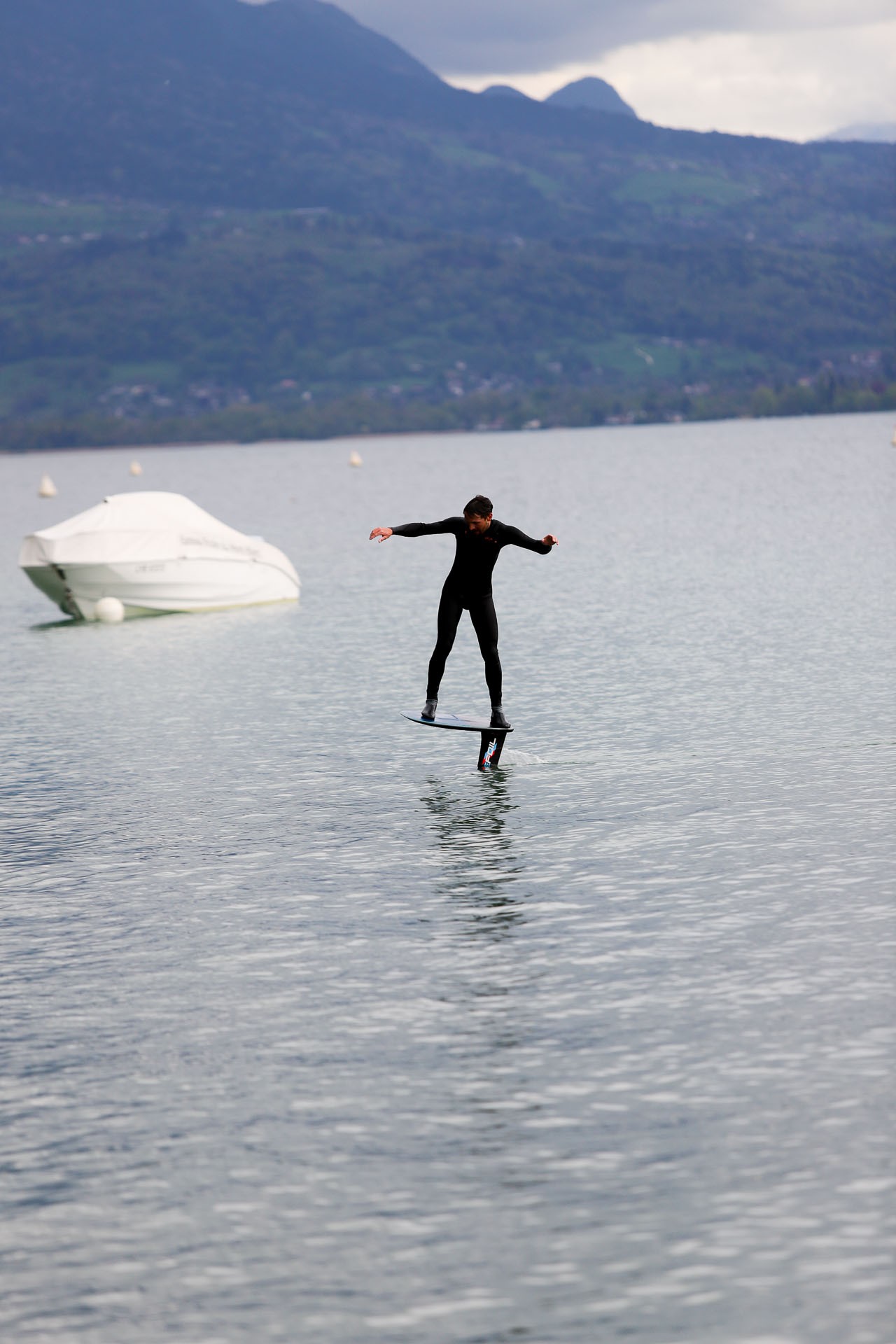 Test pumpfoil alpinefoil annecy avril 2025 42