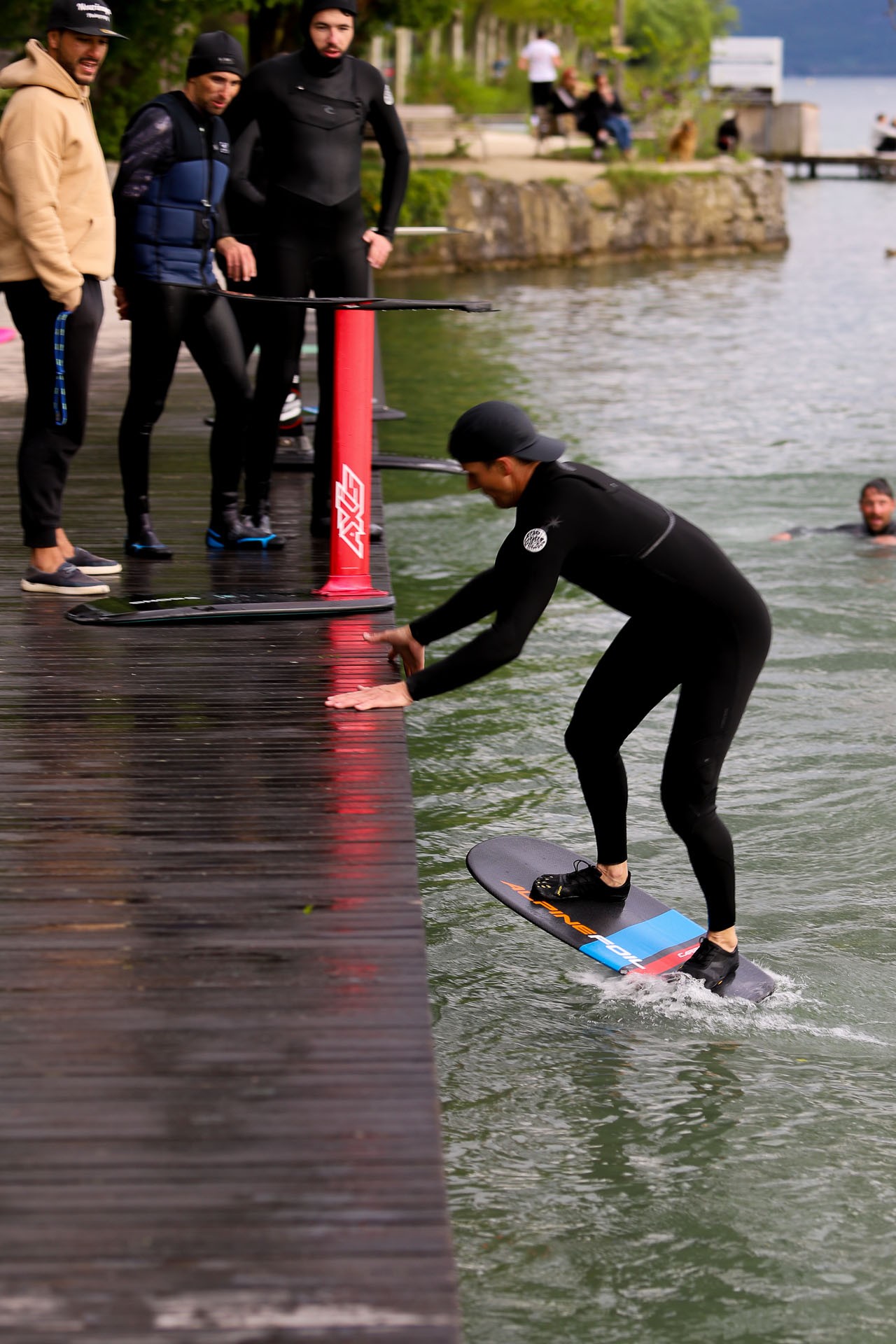 Test pumpfoil alpinefoil annecy avril 2025 44