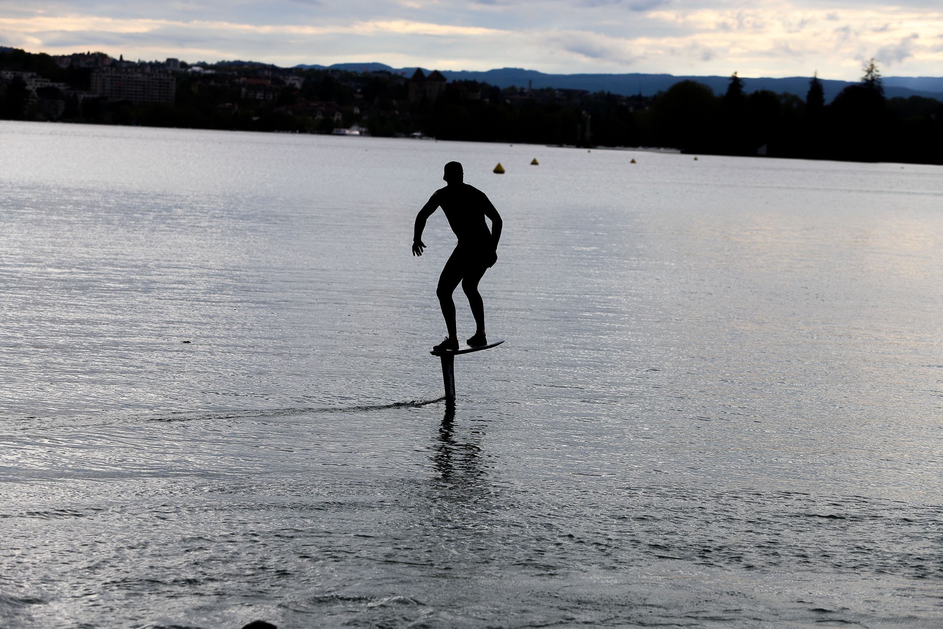 Test pumpfoil alpinefoil annecy avril 2025 55