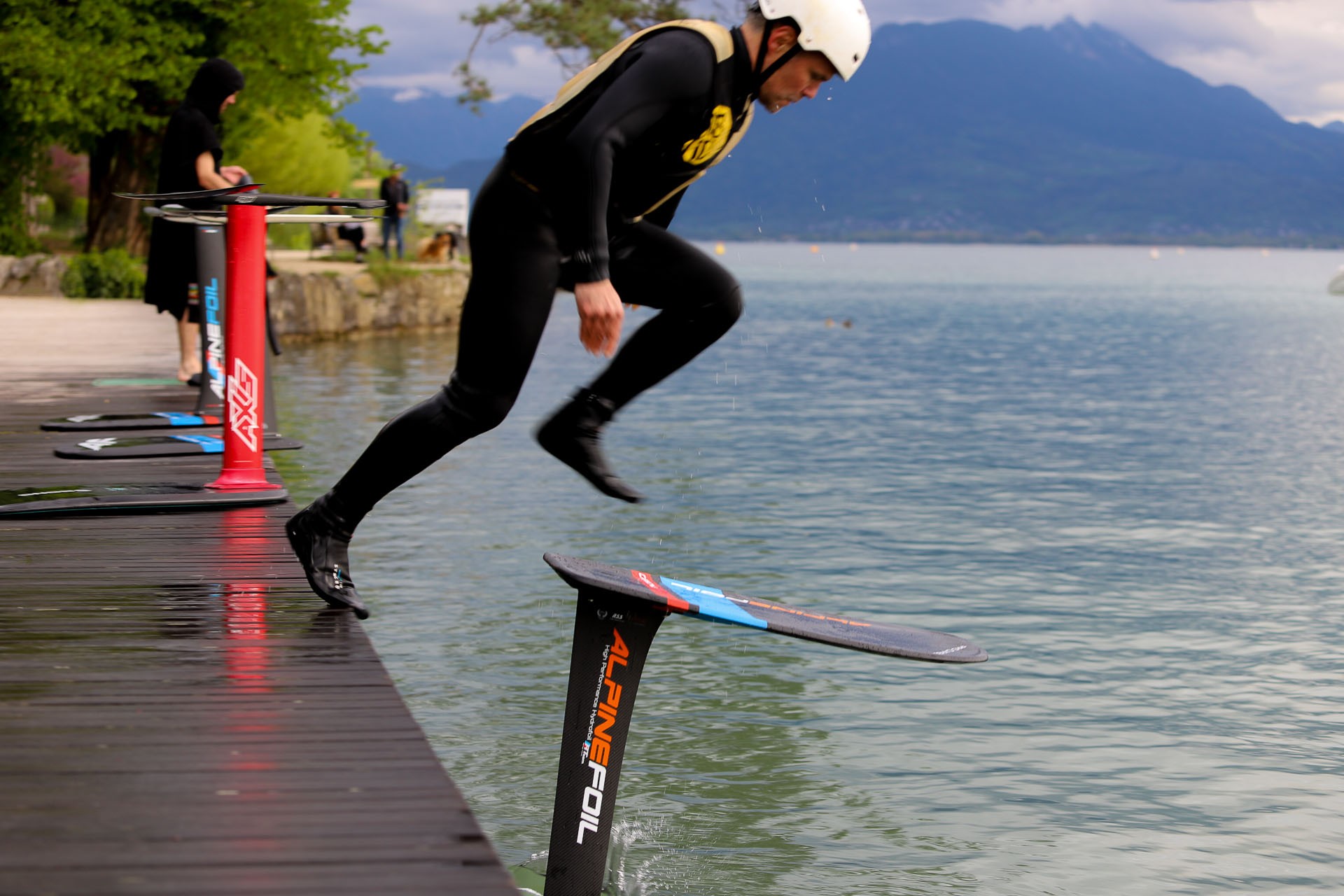 Test pumpfoil alpinefoil annecy avril 2025 64