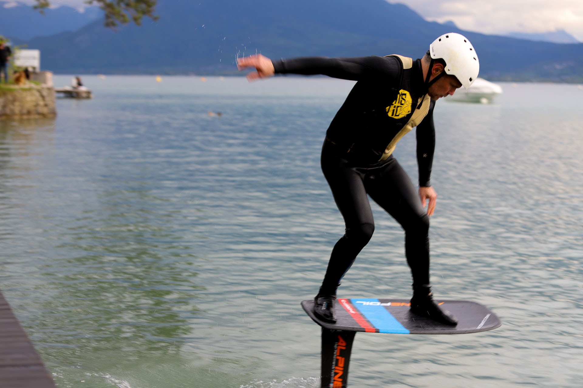 Test pumpfoil alpinefoil annecy avril 2025 65