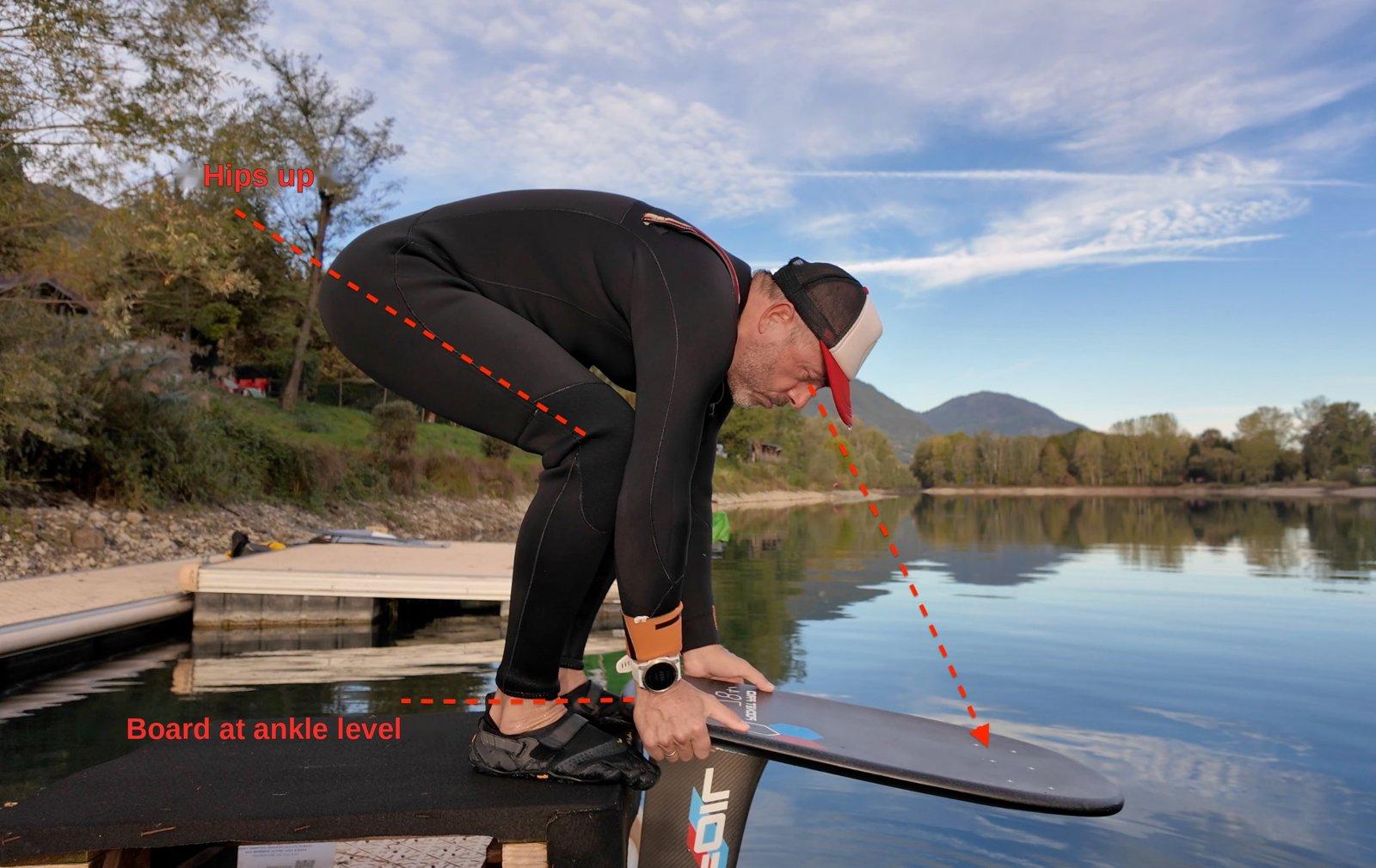 Hips up and pumpfoil board at ankle level